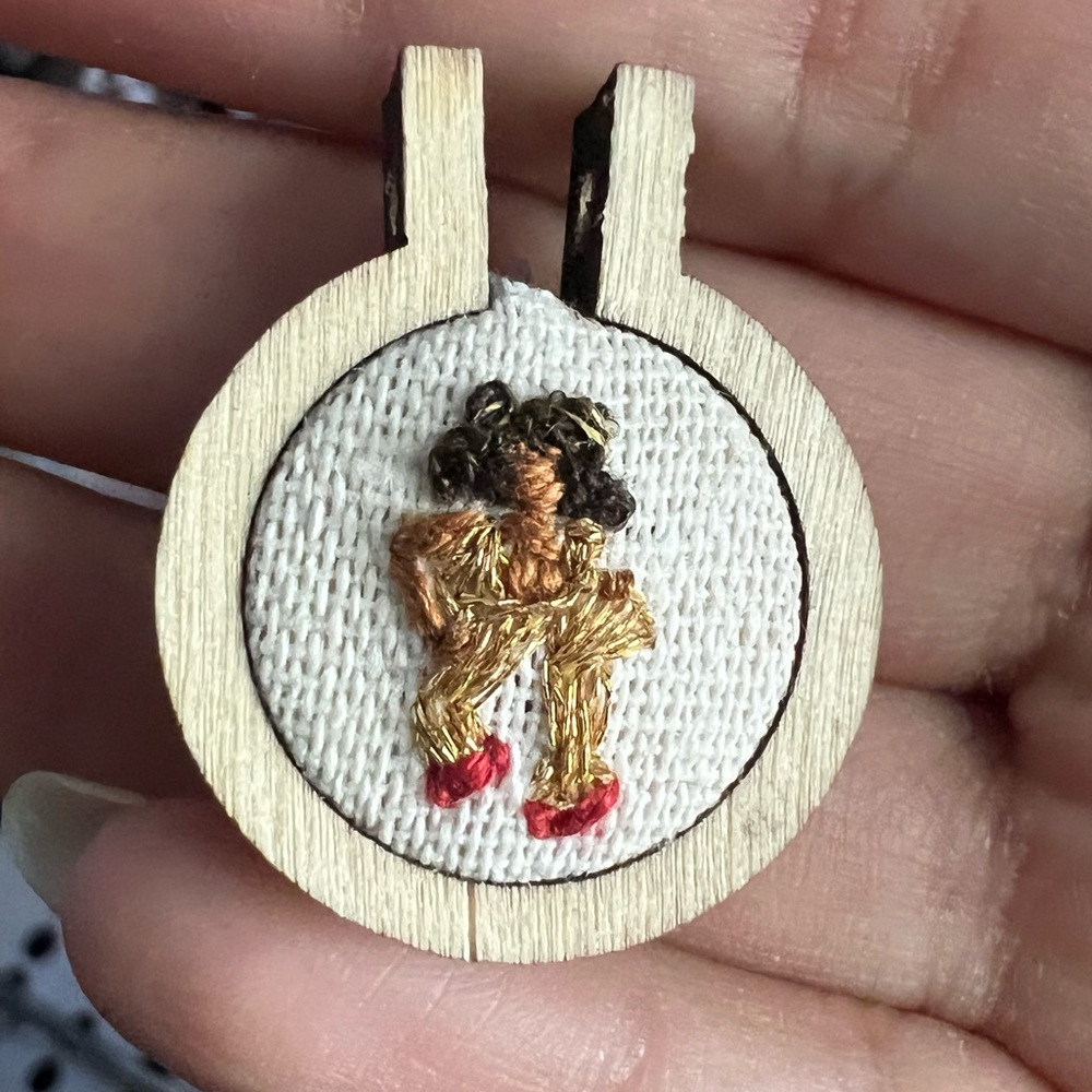 Spice Girls Hand Embroidered Figure Miniature Wooden Charm - Picture 7 of 9